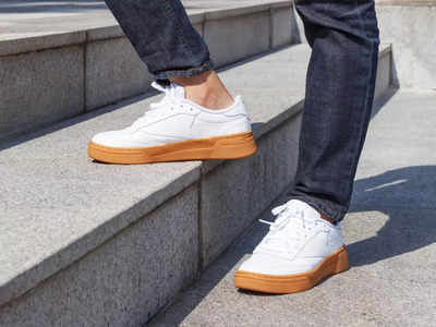 केवल 500 रुपये में मिल रहे हैं ये स्टाइलिश और कंफर्टेबल Mens Sneakers, आपके लिए बेस्ट है ये ऑफर