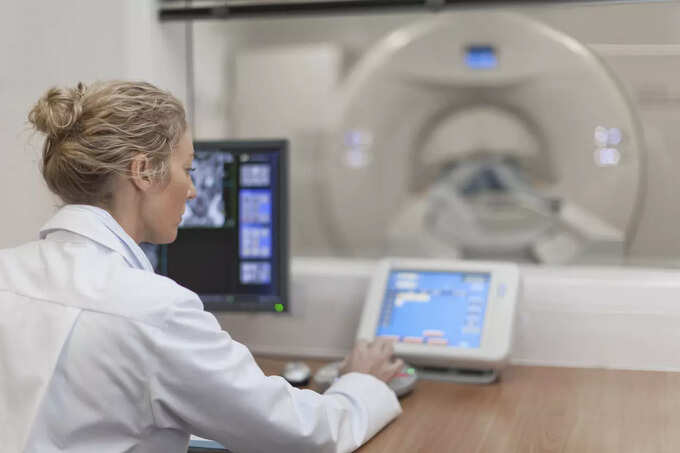 ​మ్యాగ్నెటిక్ రెసానెన్స్ ఇమేజింగ్ Magnetic resonance imaging (MRI)