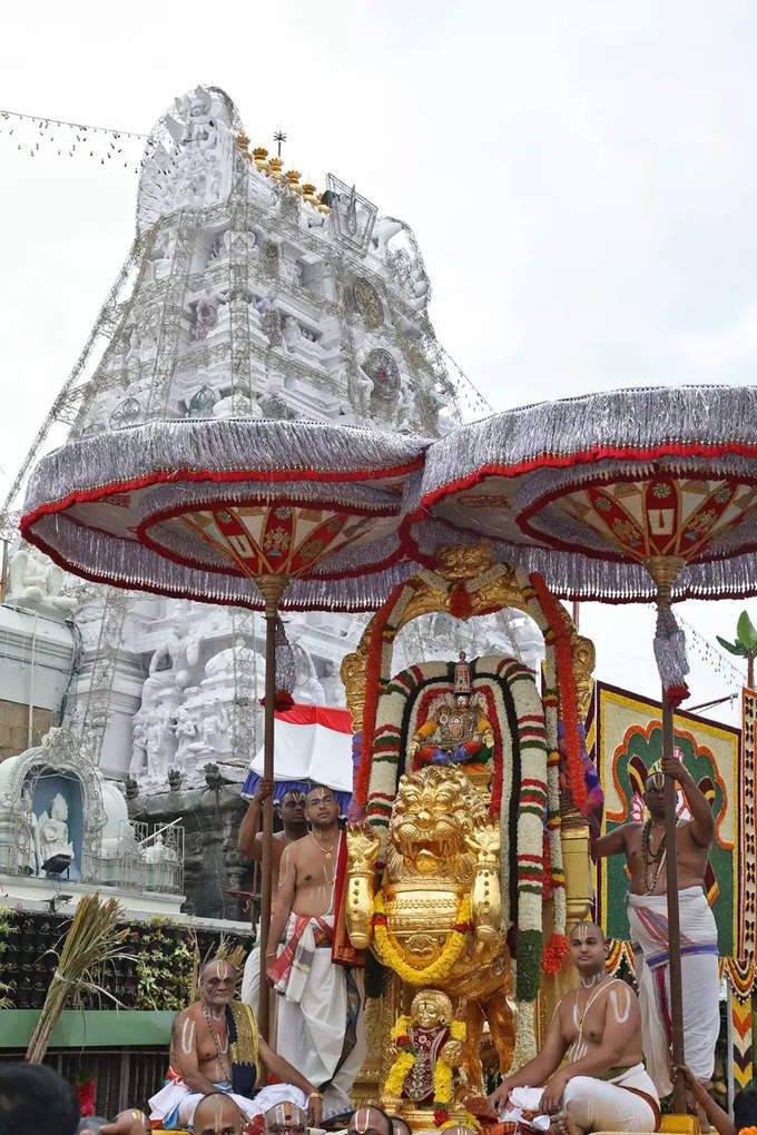 తిరుమల బ్రహ్మోత్సవాలు-సింహ వాహనంపై శ్రీవారు