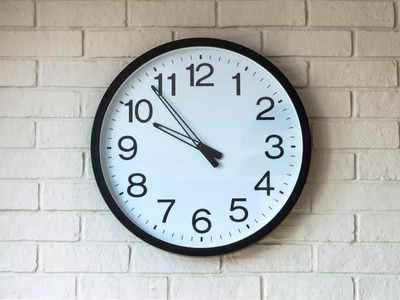लेटेस्ट स्टाइल की 5 Wall Clock, समय बताने के साथ आपके घर के इंटीरियर को देंगी खूबसूरत लुक, Amazon Sale पर देखें ऑप्श्सन