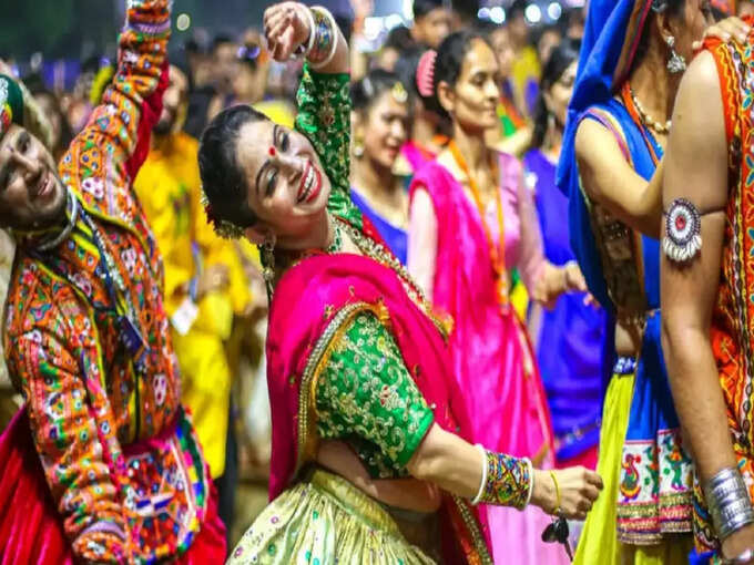 फाल्गुनी पाठक के साथ नवरात्रि उत्सव - Navratri Utsav with Falguni Pathak