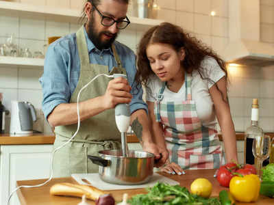 ब्लेंडिंग और मिक्सिंग के लिए बेस्ट रहेंगे ये Hand Blender, आपके किचन के काम को बनाएंगे बेहद आसान