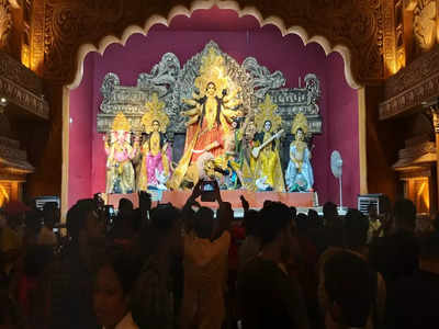 Durga Puja Weather Forecast: শিয়রে নিম্নচাপ, ষষ্ঠীতে স্বস্তি মিললেও সপ্তমী থেকেই বৃষ্টি কলকাতা সহ দক্ষিণবঙ্গে