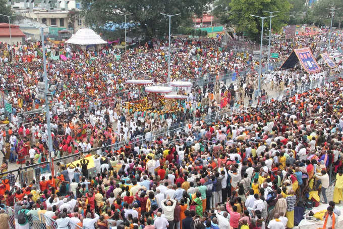 వైభవంగా తిరుమల బ్రహ్మోత్సవాలు.. మోహినీ అవతారంలో శ్రీనివాసుడు