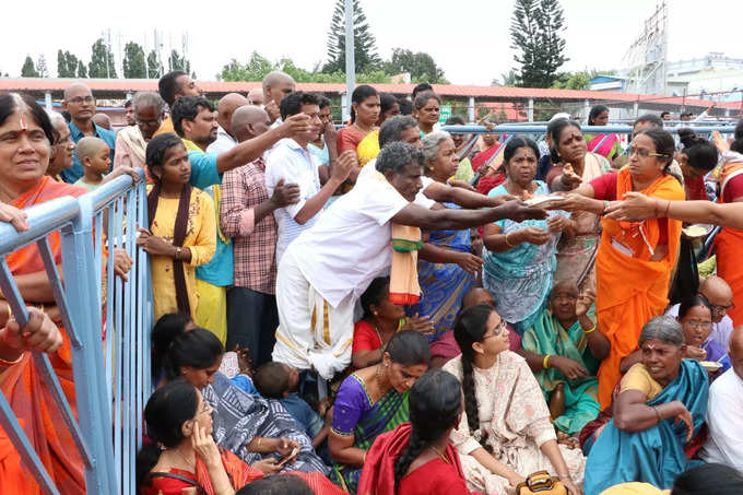 వైభవంగా తిరుమల బ్రహ్మోత్సవాలు.. మోహినీ అవతారంలో శ్రీనివాసుడు