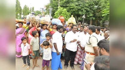 ஆட்சியர் அலுவலகத்தில் பாய், தலையணையுடன் மக்கள் குடியேற்றம் - சேலத்தில் பரபரப்பு