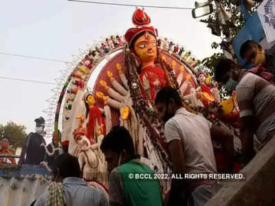Durga Puja Visarjan 2022: পুকুরে পরিবেশবান্ধব উপায়ে দুর্গার বিসর্জন