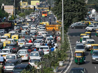 Delhi-NCR Traffic Update : गाजीपुर बॉर्डर पर किसान, मेट्रो की एक लाइन बाधित, रविवार घर से निकलने से पहले पढ़ लें यह ट्रैफिक अपडेट