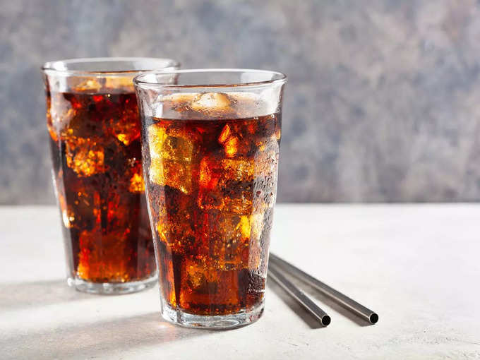 ​১. সফট ড্রিংকস ভালো নয় হাড়ের জন্য (Soft Drinks)