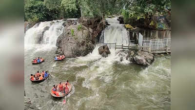 ஒகேனக்கலில் அலைமோதும் சுற்றுலாப் பயணிகள்; தொடர் விடுமுறையை என்ஜாய் பண்ணும் சுற்றுலா பயணிகள்!