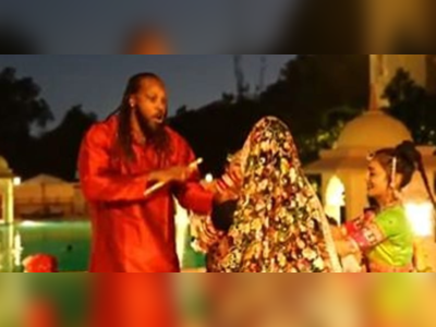 Video: ઝભ્ભો પહેરી 3 યુવતીઓ સાથે ગરબા રમતો જોવા મળ્યો ક્રિકેટર ક્રિસ ગેલ