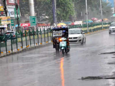 Bihar Weather News: पटना में कभी भी बिगड़ सकता है मौसम, बिहार के कई जिलों के लिए भारी बारिश का अलर्ट जारी