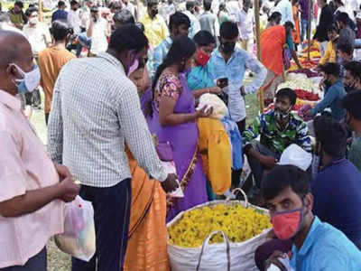 பரபரப்பு ஆனது ஈரோடு மார்க்கெட் - கடைவீதிகளில் குவிந்த மக்கள் கூட்டம்