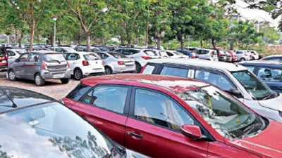 Vehicle Parking | ವಕೀಲರಿಗೆ ಕೋರ್ಟ್‌ ಆವರಣದಲ್ಲಿ ವಾಹನ ನಿಲುಗಡೆ ಮಾಡುವ ಹಕ್ಕಿಲ್ಲ: ಹೈಕೋರ್ಟ್‌ ಆದೇಶ