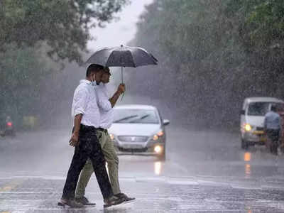 Jharkhand Weather: सुबह से हो रही बारिश ने दुर्गा पूजा के उत्साह में डाली खलल, विजयादशमी के दिन भी हल्की बारिश की संभावना