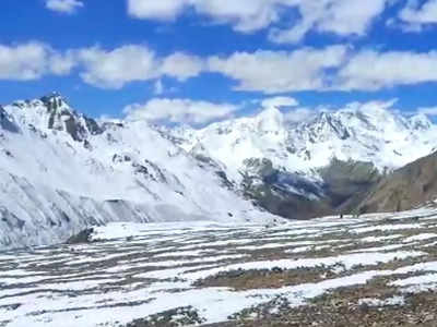 Snowfall News: उत्तराखंड की दारमा घाटी में इस सीजन की तीसरी बर्फबारी, 1 फुट तक जमी बर्फ