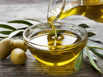 सेहत के लिए बेहद फायदेमंद हैं ये Olive Oil, बैड कोलेस्ट्रॉल को कंट्रोल करके बीमारियों से रखते हैं दूर