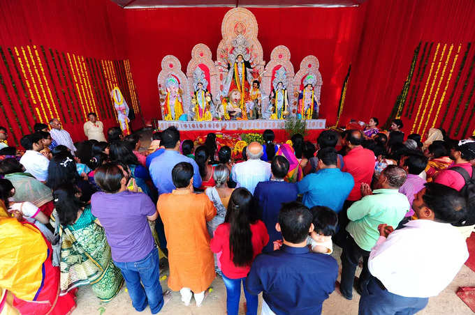 भक्तों ने कन्या पूजन के साथ ऐसे मनाया नवरात्रि का त्योहार