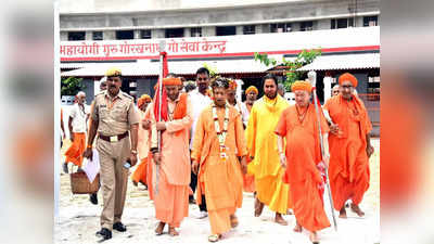 Yogi Adityanath: माथे पर तिलक, भीमसेन की पूजा, विजयादशमी पर गोरखपीठ में दिखा योगी आदित्‍यनाथ का यह रूप