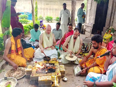 హిందూ ధర్మాన్ని స్వీకరించిన ఇద్దరు అమెరికన్ క్రిస్టియన్లు.. వేదాలపై పరిశోధనలు చేసి..!