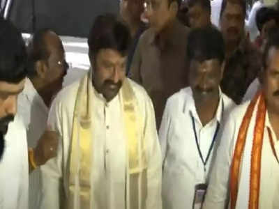 Balayya: విజయవాడ దుర్గమ్మను దర్శించుకున్న బాలయ్య