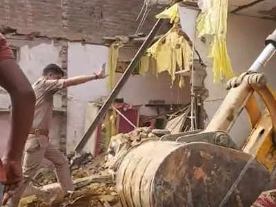 Ghaziabad News: गाजियाबाद की लोनी में फटा गैस सिलेंडर, तीन मंजिला मकान गिरा, 1 बच्चे समेत 4 की मौत