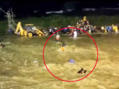 VIDEO: शांत वाहणाऱ्या नदीला अचानक आला पूर, ८ भाविकांचा मृत्यू; फ्लॅश फ्लड म्हणजे काय?