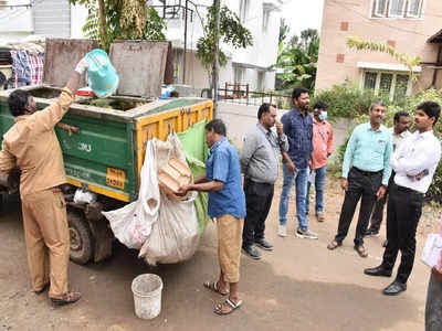 என்னண்ணே இது? ரெய்டு விட்ட கோவை ஆணையர்... துறுதுறு பணியாளர்கள்!