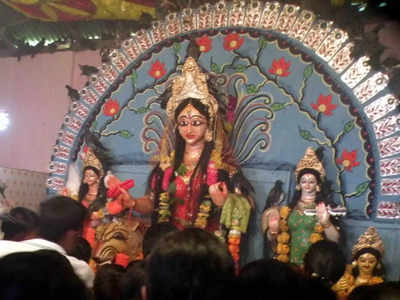 Durga Puja 2022: বিসর্জনের পরেও বোধনের সুর, রাজ্যের এই জেলায় একাদশীতে দেবী দুর্গা পূজিত হন ভান্ডানি রূপে