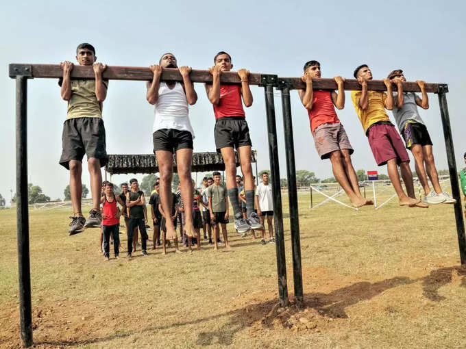 देश की सेवा के लिए सेना में भर्ती होना चाहते हैं जम्‍मू के युवा