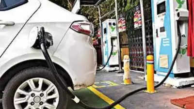 Electric Vehicles: दिल्ली में बने ई-वीकल के लिए 1000 चार्जिंग पॉइंट, एक साल से कम समय में हुए तैयार