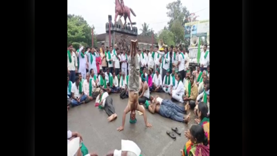 Suger Cane Farmers Protest in Belagavi: ಕಬ್ಬು ಬೆಳೆಗೆ 5500 ರೂ ನಿಗದಿಪಡಿಸಲು ರೈತರ ಹೋರಾಟ
