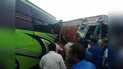 Chhindwara Accident News: यात्री बस की ट्रक से सीधी टक्कर, भीषण हादसे में ड्राइवर समेत 8 लोग घायल