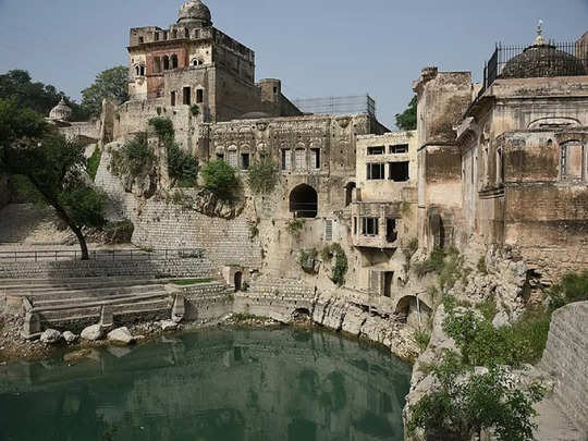 Katas Raj Temple Pakistan,पाकिस्‍तान में है 5000 साल पुराना हिंदू मंदिर,  जहां सती की याद में गिरे थे भोलेनाथ के आंसू - 5000 year old lord shiva  katas raj temple in pakistan -