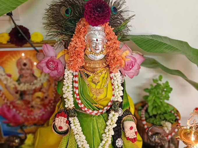 ​5 ನೇ ಅತ್ಯಂತ ಪ್ರಸಿದ್ಧ ಮಹಾಲಕ್ಷ್ಮಿ ಮಂತ್ರ