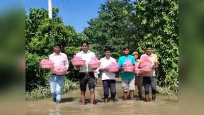 Behraich Flood news: बाढ़ के बीच करवा चौथ पर सुहागिनों का दर्द सुन भावुक हुए BDO, 51 महिलाओं को पहुंचाया करवा
