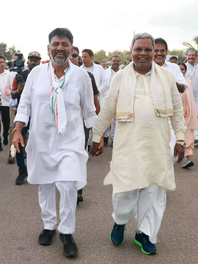 DK Shivakumar and Siddaramaiah go hand in hand during Congress Bharat jodo yatra in Ballari