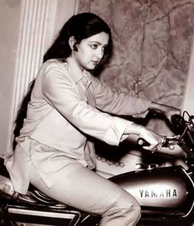 5. हेमा मालिनी ने धर्मेंद्र के साथ की हैं 35 फिल्में