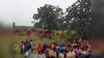 Chatra News: मिट्टी खुदाई के दौरान चाल धंसने से तीन महिलाओं की मौत, दो की हालत नाजुक