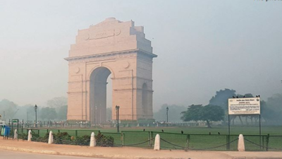 Delhi Pollution: दिल्ली में खराब प्रदूषण से अभी कई दिन नहीं मिलेगी राहत, इस इलाके में AQI रहा गंभीर