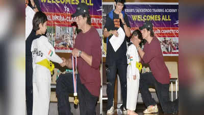 તાઈક્વોન્ડો કોમ્પિટિશન જીત્યો Taimur Ali Khan, Shah Rukh Khanએ ઘૂંટણિયે બેસી અભિનંદન આપતાં પહેરાવ્યું મેડલ