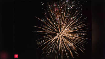 Fireworks: क्या आप जानते हैं कि पटाखों में कलर और चमक कैसे आती है? अगर नहीं, तो यहां जानें इसका वैज्ञानिक कारण