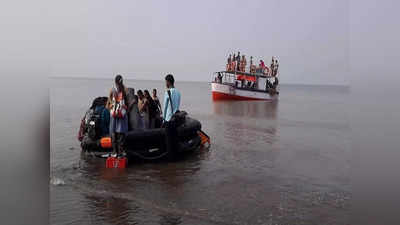 जिसकी वजह से छूटा स्कूल, उसी नदी में नाव से रोज 35 बच्चों को स्कूल पहुंचाती हैं कांता