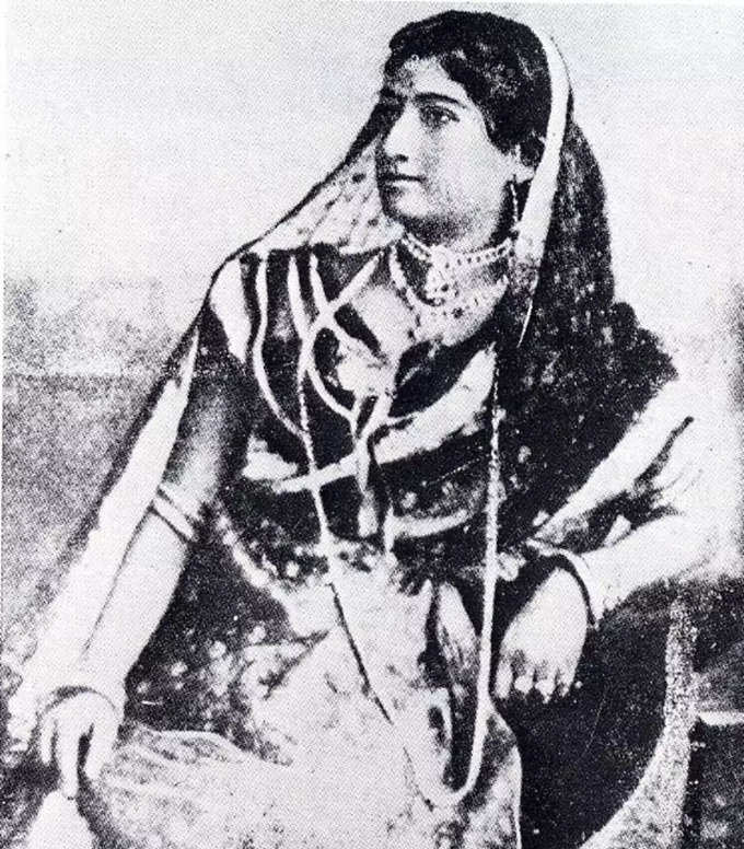 kaun hai Binodini Das