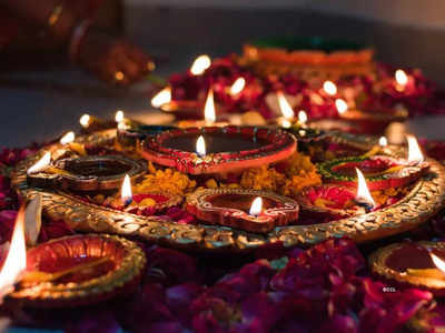 Essay On Diwali: दिवाली में आसान शब्दों के साथ भी लिख सकते हैं बेहतर निबंध, यहां देखें उदाहरण