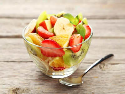 Fruit Diet: इस तरह फल खाना है भयंकर नुकसानदायक! फ्रूट डाइट लेने से पहले सुधार लें ये गलती, वरना हो जाएगी देर