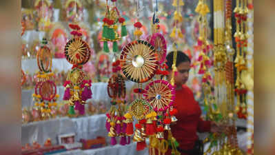 Diwali Shopping in Delhi: 2 साल बाद दिवाली पर बाजारों में लौटी भारी भीड़, लेकिन इस वजह से खुश नहीं है दुकानदार