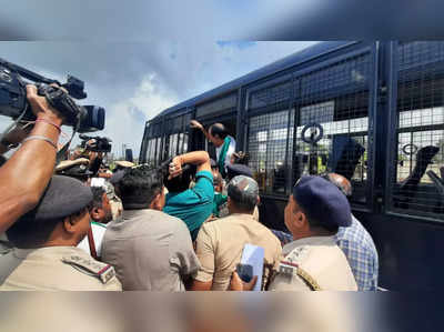 Sugarcane farmers protest  - ಬೆಳಗಾವಿ ಸುವರ್ಣಸೌಧ ಮುತ್ತಿಗೆಗೆ ಯತ್ನ, 10ಕ್ಕೂ ಅಧಿಕ ರೈತರು ಪೊಲೀಸರ ವಶಕ್ಕೆ