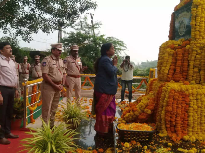 మరువలేనివి పోలీసుల త్యాగాలు.. నిస్వార్థ సేవలో అమరులైన వీరులకు నివాళులు