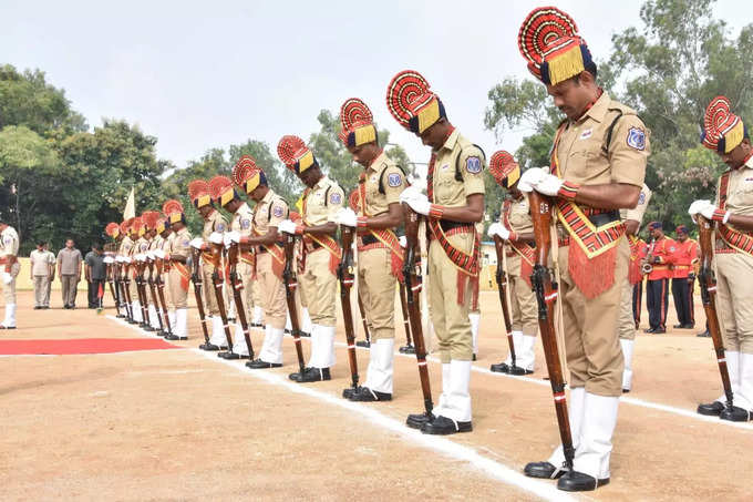 మరువలేనివి పోలీసుల త్యాగాలు.. నిస్వార్థ సేవలో అమరులైన వీరులకు నివాళులు